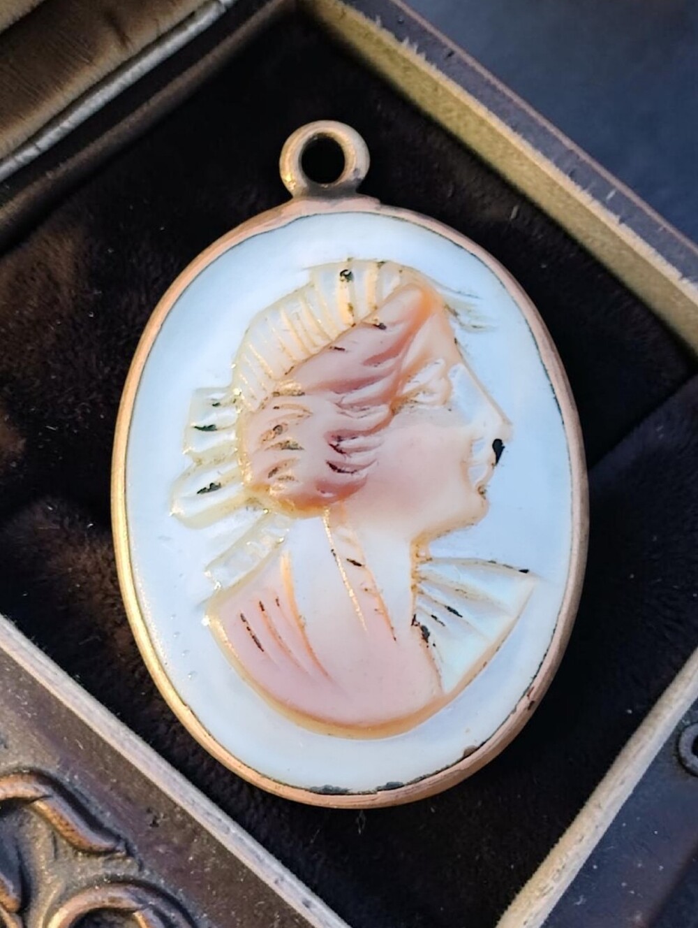 Antique 9K Cameo Pendant
